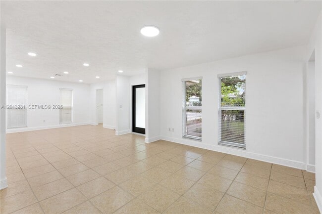 Building Photo - 5770 SW 55th St