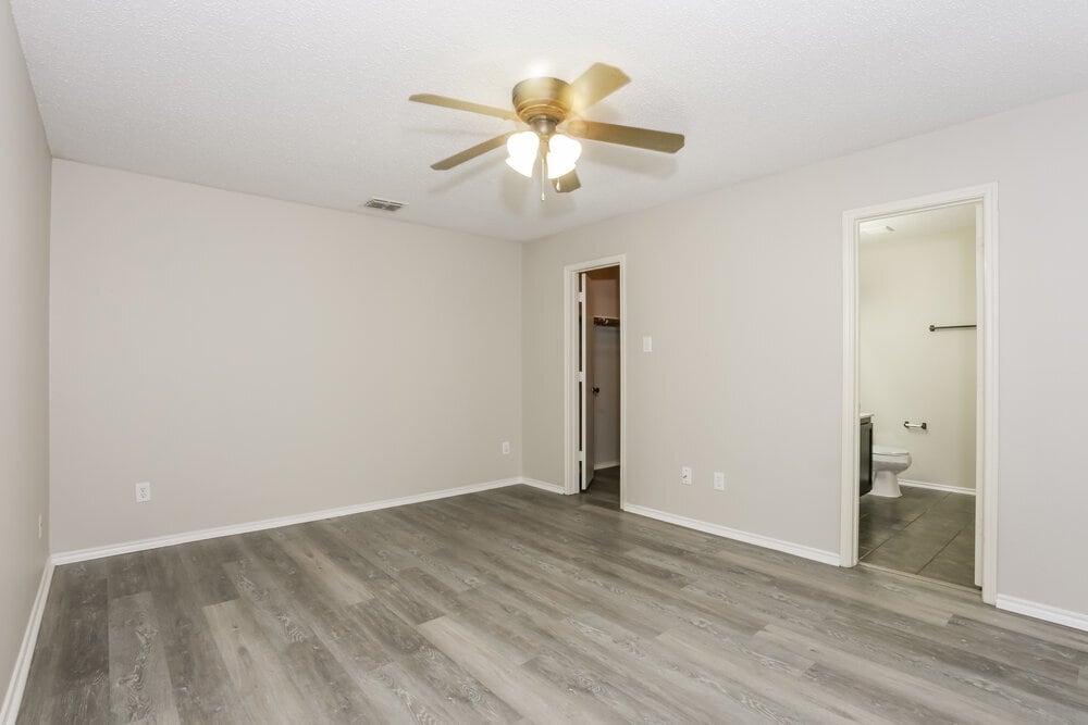 Building Photo - 321 Daisy Ln