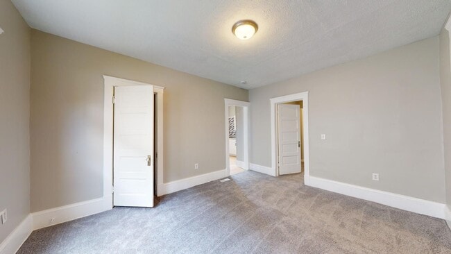 Building Photo - 2053 W.99th