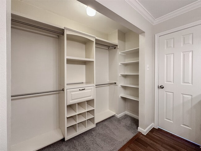 Building Photo - 5515 Strack Rd