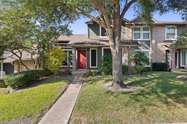 Building Photo - 1015 E Yager Ln