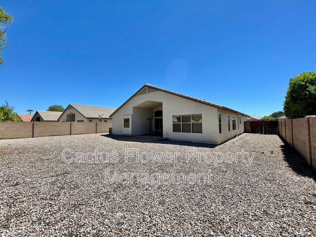 Building Photo - 2392 E Morelos St