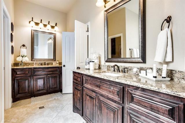 Building Photo - 610 Warner Dr