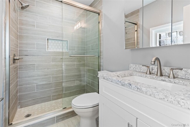 Building Photo - 310 Lindell Blvd