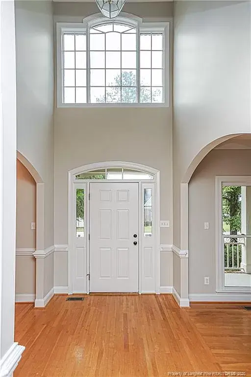 Front entrance/foyer - 1977 Culpepper Ln