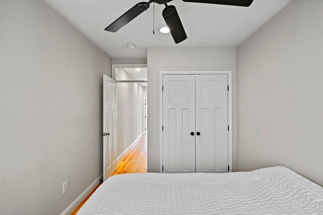 Building Photo - 614 S Port St