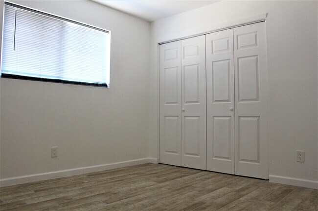Building Photo - 10833 Cardigan Dr