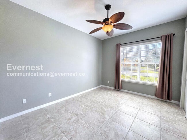 Building Photo - 296 Del Sol Ave