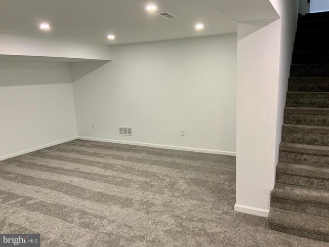 Building Photo - 437 Eastburn Rd