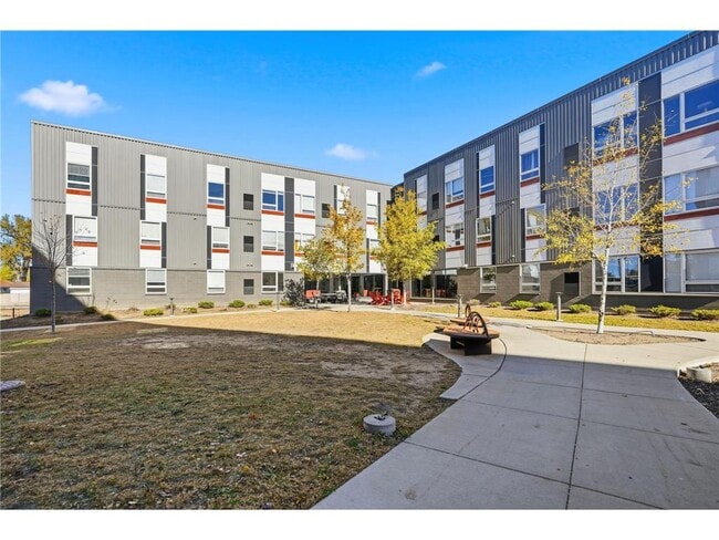 Building Photo - 2318 Jefferson St NE