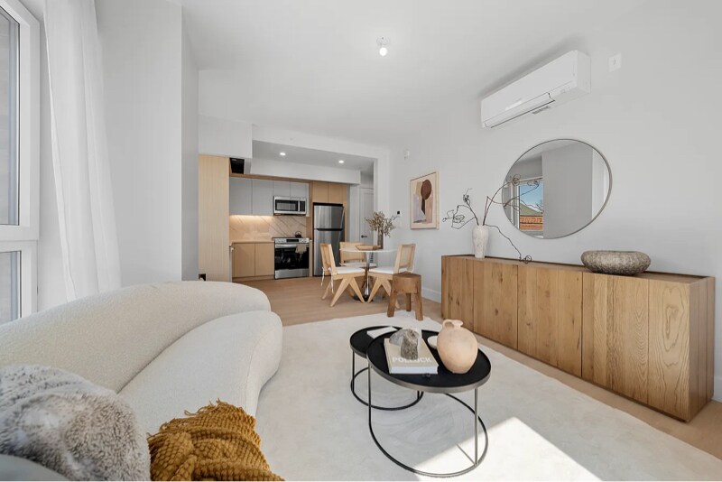 Primary Photo - 77-63 Vleigh Pl