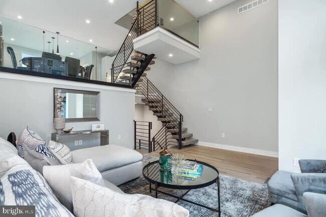 Building Photo - 2102 Kimball St