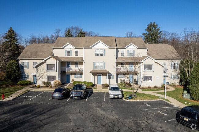 Building Photo - Arrowgate at Randolph