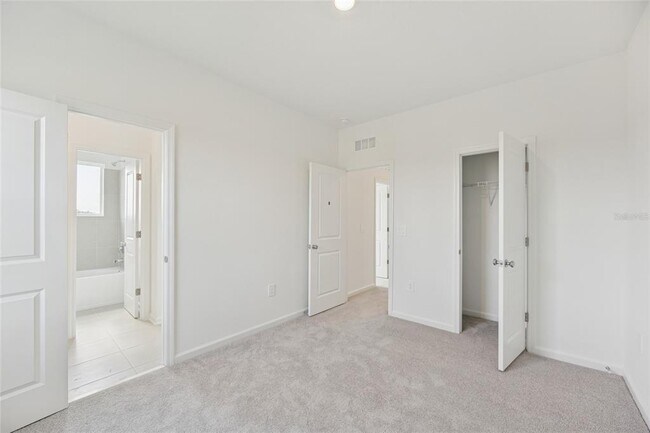 Building Photo - 2831 Maloof Dr