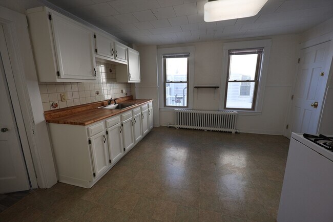 Building Photo - 31 June St