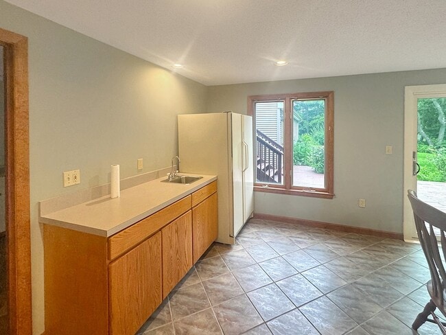 Building Photo - 85 Debbie Dr