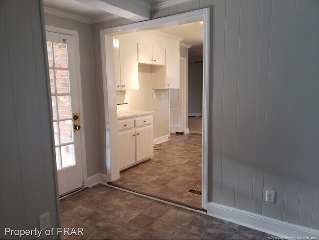 Building Photo - 311 Westview Dr