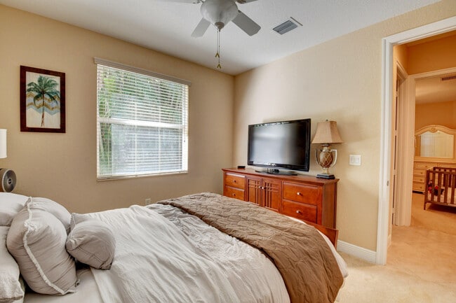 Building Photo - 8891 Starhaven Cove