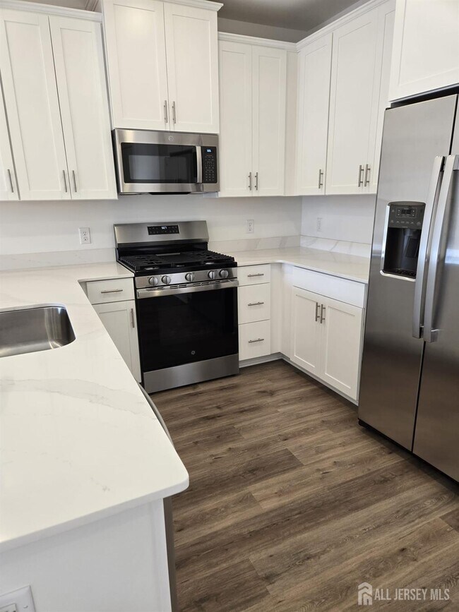 Building Photo - 28211 Radford Ct