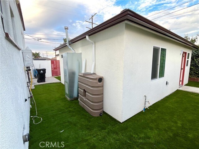 Building Photo - 2720 W 70th St