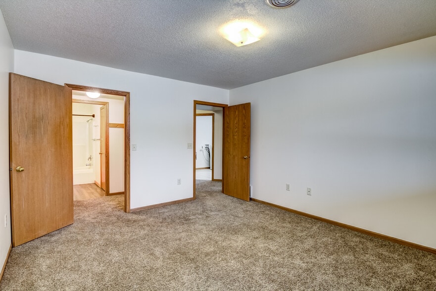 Building Photo - 320 Scheidler Rd