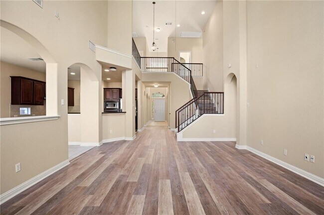 Building Photo - 10112 Channel Island Dr
