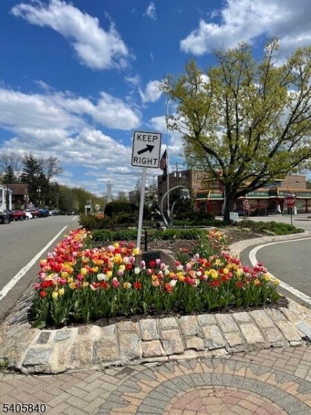 Building Photo - 40 W Shore Rd