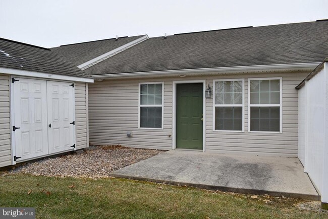 Building Photo - 2725 Roosevelt Dr