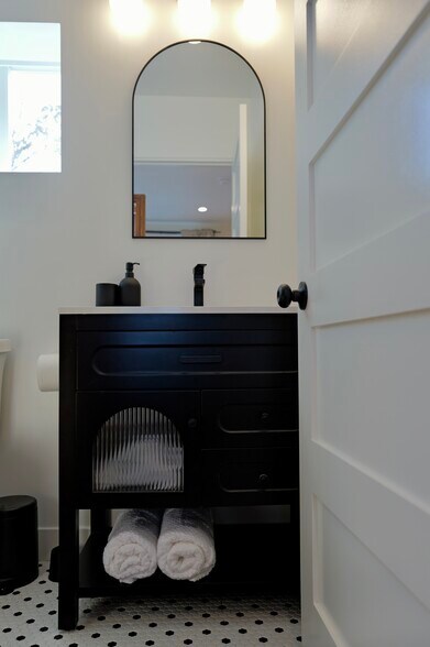 Building Photo - 5106 Cimarron St