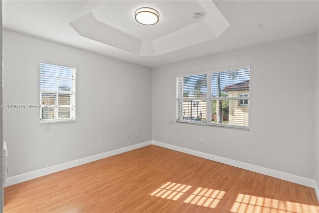 Building Photo - 1398 NE 33rd Ave