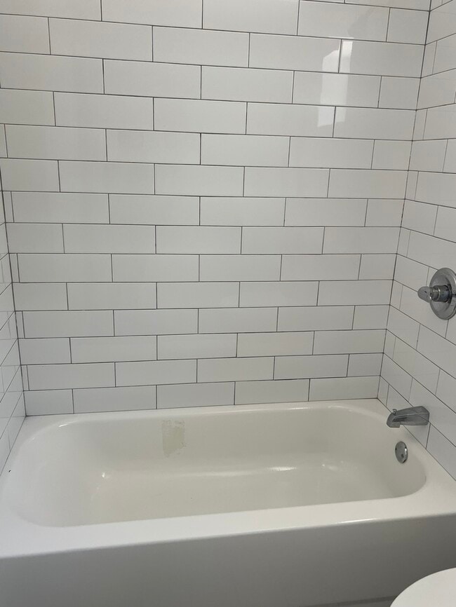 Building Photo - Charming 1-bedroom, 1-bathroom apartment!