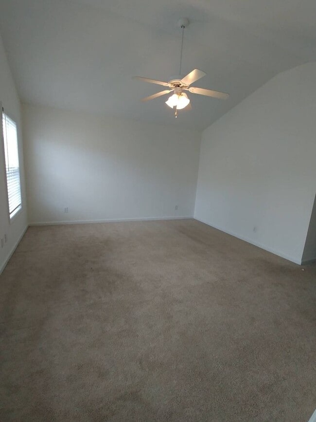 Building Photo - Adorable Well Kept Rental Home in Arrowhead