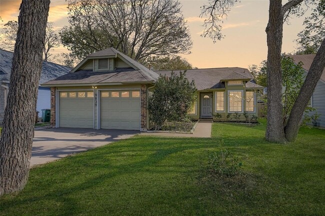 Building Photo - 9839 Briar Ridge Dr