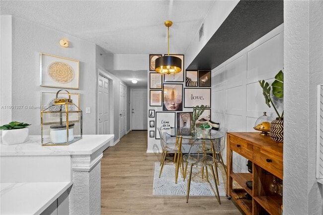 Building Photo - 2544 Centergate Dr