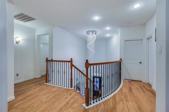 Building Photo - 18303 Parkview Point Dr
