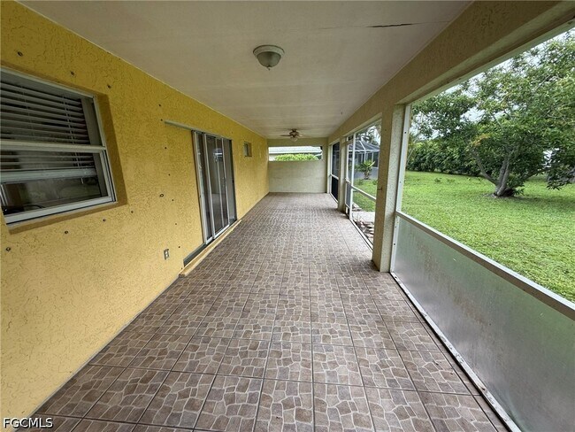 Building Photo - 911 SE 31st St