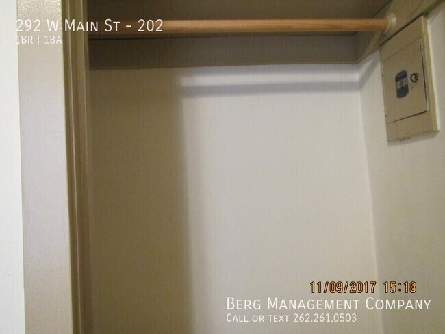 Building Photo - 292 W Main St
