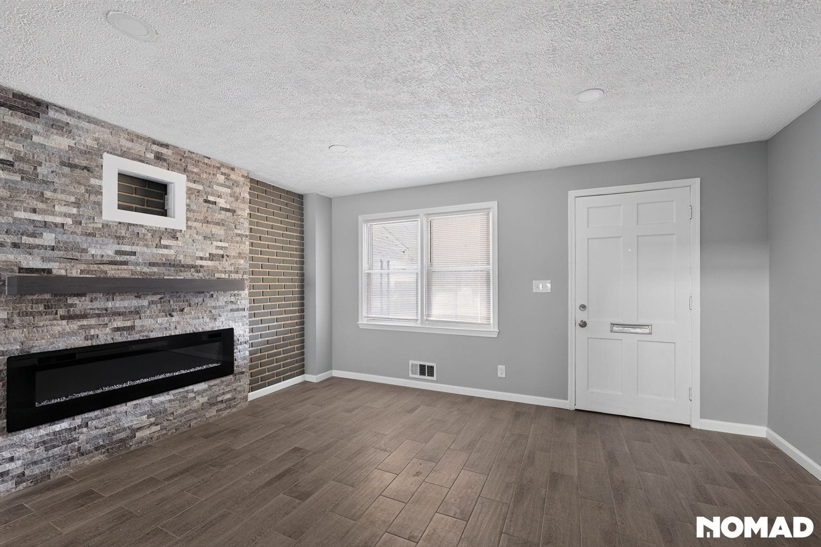 Building Photo - 2229 Redthorn Rd