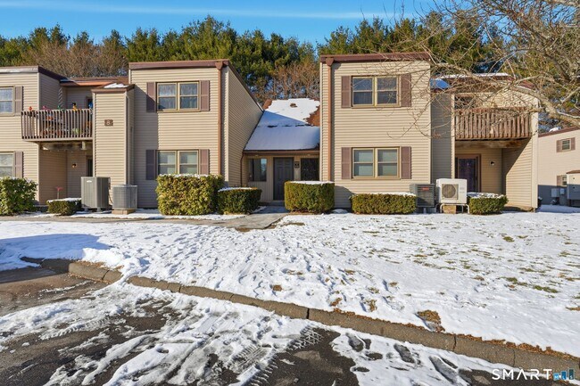 Building Photo - 808 Twin Circle Dr