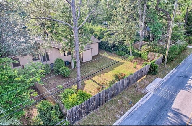 Building Photo - 1635 NW 7th Pl