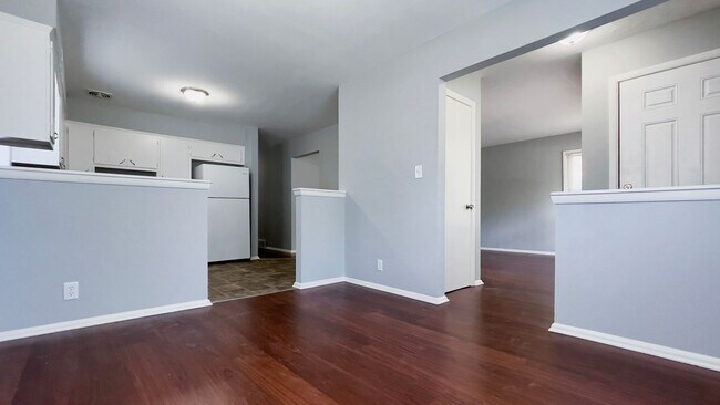 Building Photo - 5747 N 93rd St