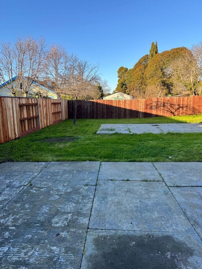 Building Photo - 3/2 home