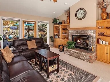 Building Photo - 2467 Twin Peaks Vw