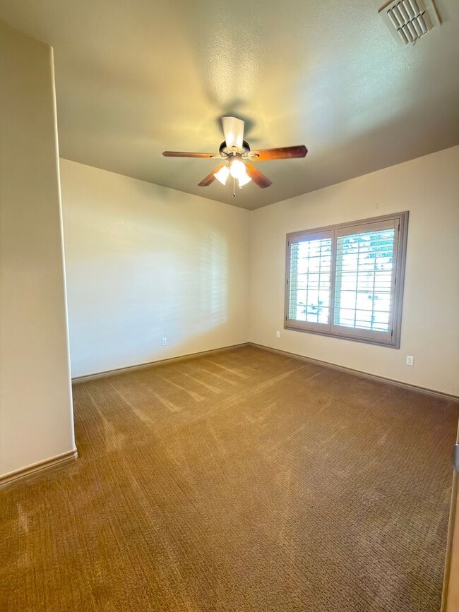 Building Photo - Immaculate garden home in Tivoli Estates