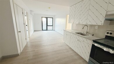 Building Photo - 70-40 45th Ave