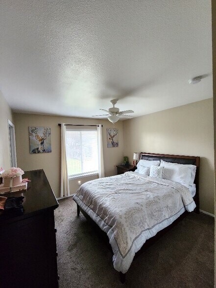 Building Photo - 875 Aspen Pl