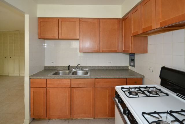 Building Photo - 503 W Briar Pl
