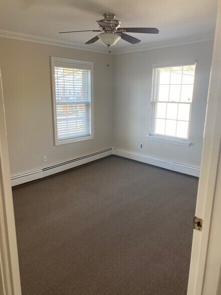 Building Photo - 6 Birch Hill Rd