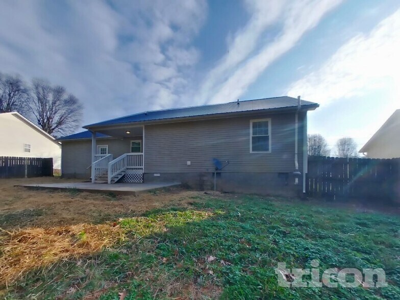 Building Photo - 712 Paige Ct