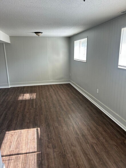 Building Photo - 4558 Almo Ave